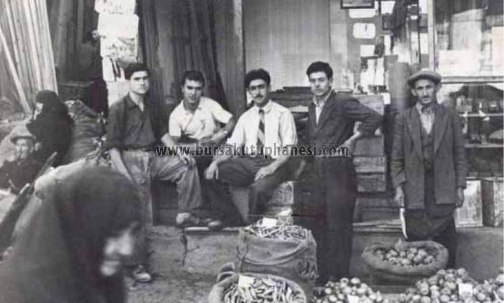 1954, Cumhuriyet Caddesinde Emin Sütçü ve Ali Oktay