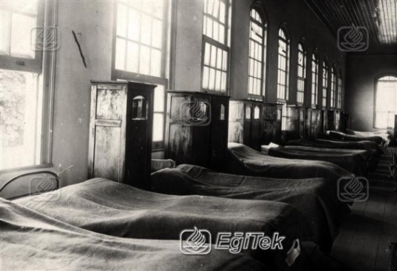 Kız Muallim Mektebi Yatakhanesi 1926