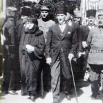 11.9.1924, Atatürk, Tophane bahçesinden çıkarken