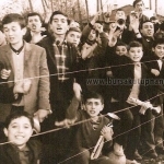Merinos futbol sahası - ‎1967 Bir okul maçında kolejli taraftarlar 
