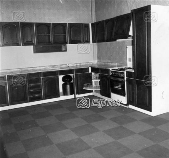 Mobilya Fabrikası, 1983