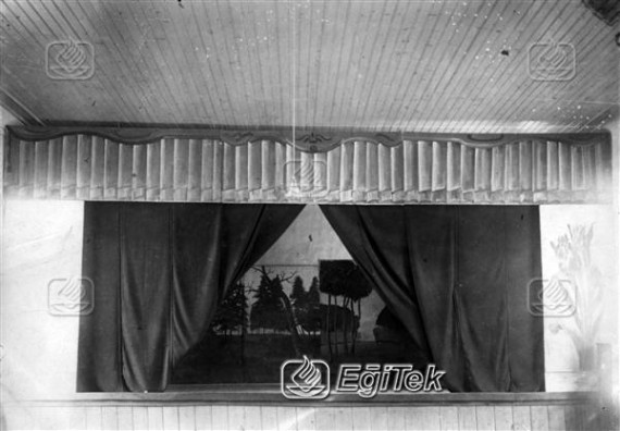 Kız Muallim Mektebi Tiyatro Salonu 1926