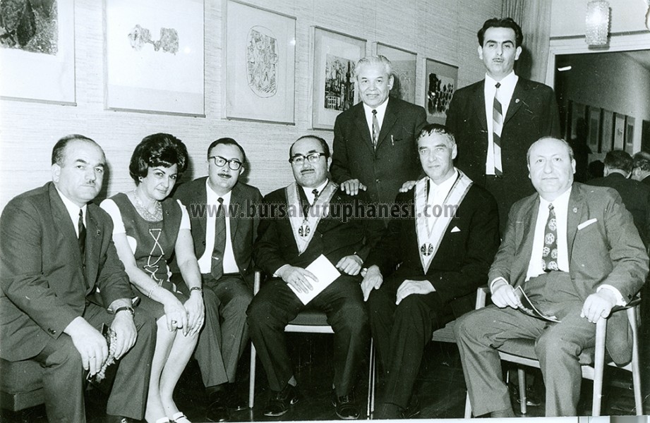7-Almanyanin-Darmstad-sehrinin-kardes-sehir-olmasi-1964