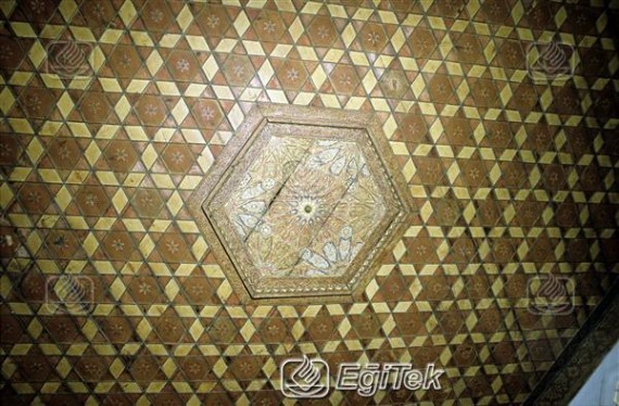 Geleneksel Osmanlı evinin tavan işlemeleri 1983