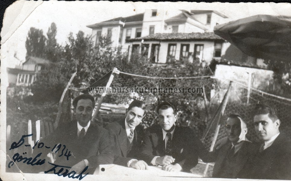 Gonluferah-Otelinde-solda-Ahmet-Yaglikcioglu3.Fahrettin-SezencanAdapalas-otelinin-sahibi-05.10.1954